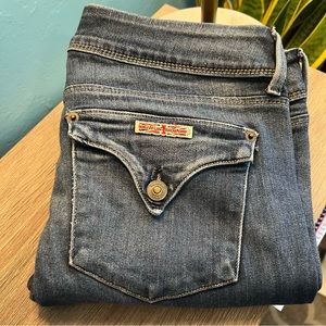EUC Hudson Collin flap pocket skinny Jean. W422DIV. Mid-rise, medium wash.